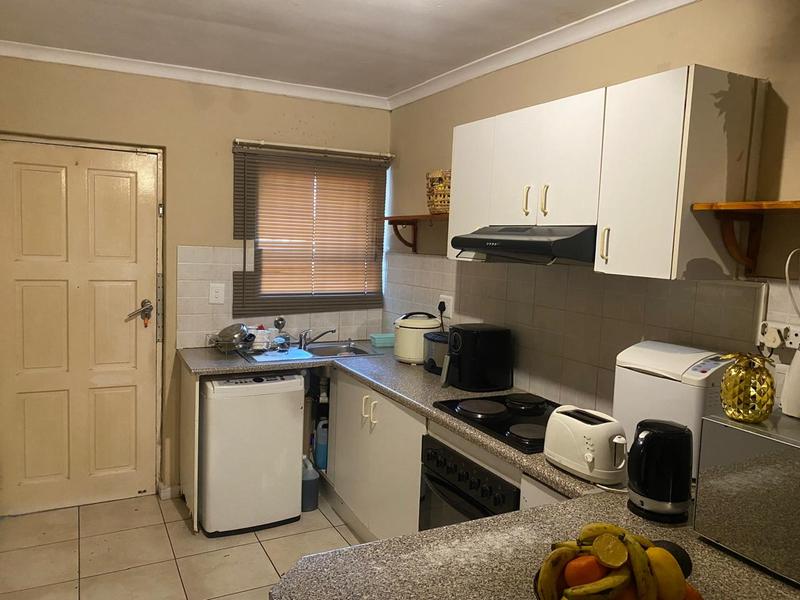 2 Bedroom Property for Sale in Goodwood Estate Western Cape